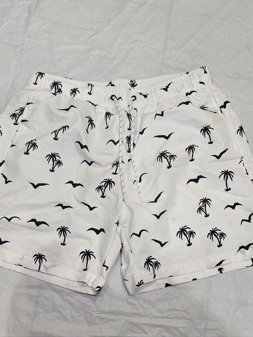 Shein Men's White Palm Tree Print Swim Trunks. Sz L